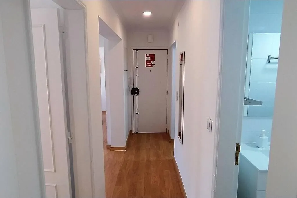 Lisboa/City/Sunny Apar/Metro/Airport/Wifi/Air Cond Lejlighed Lisboa